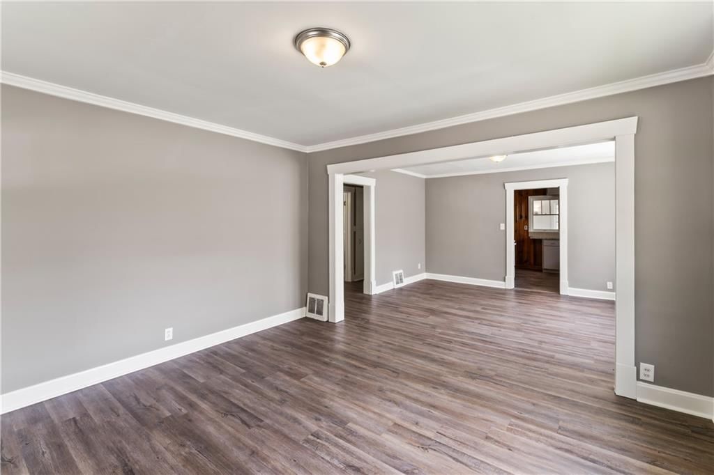 809 S Crysler Avenue — photo 5