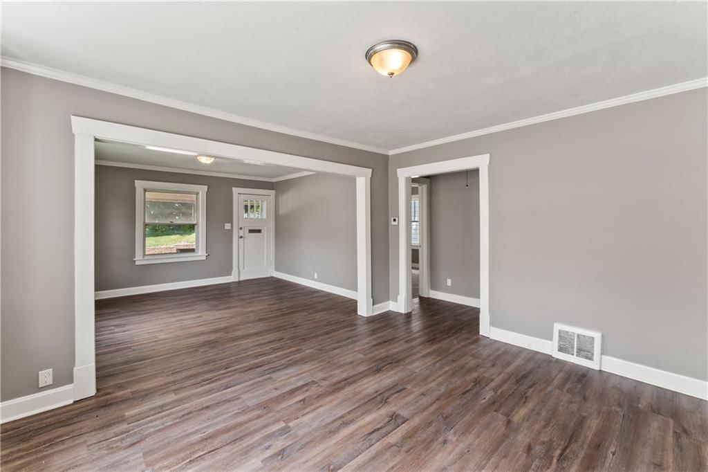 809 S Crysler Avenue — photo 8
