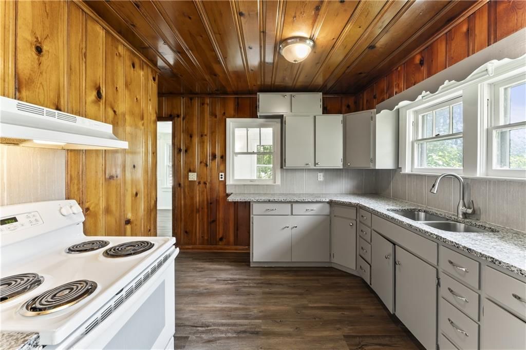 809 S Crysler Avenue — photo 12