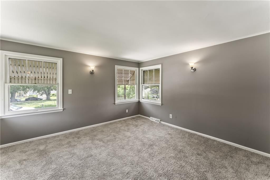 809 S Crysler Avenue — photo 17