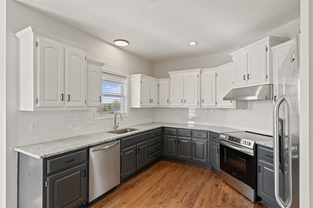 806 Tallgrass Drive — photo 10