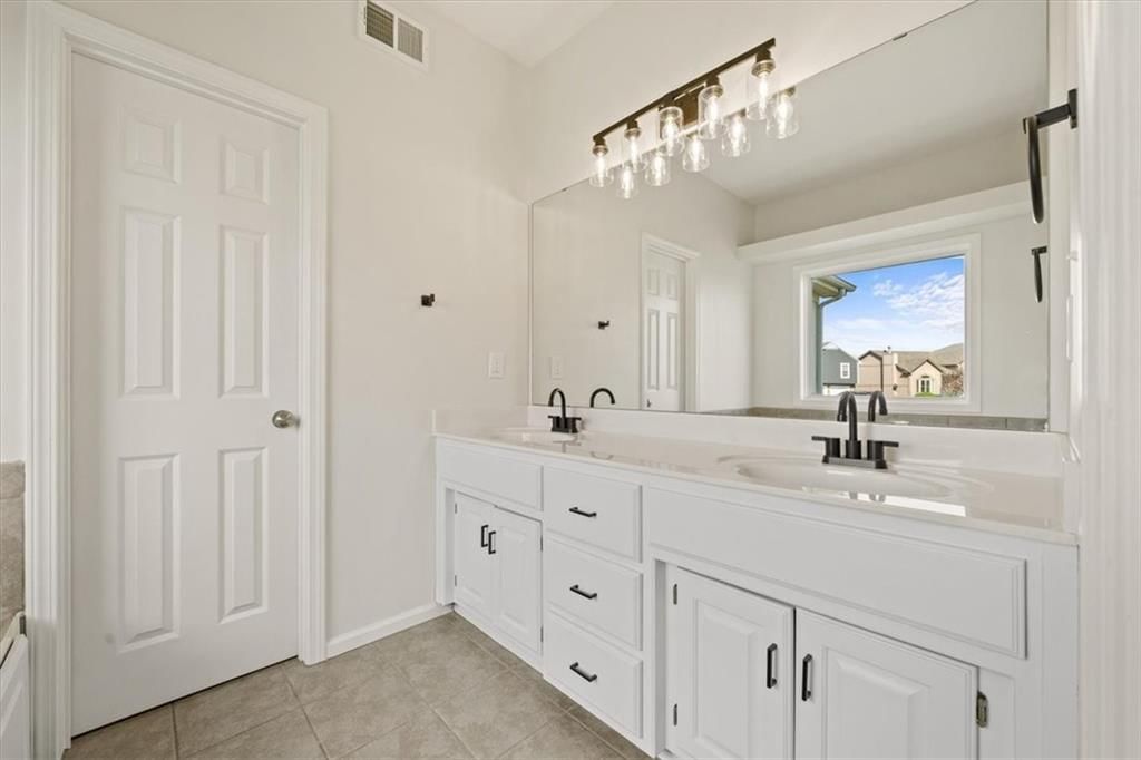 806 Tallgrass Drive — photo 17