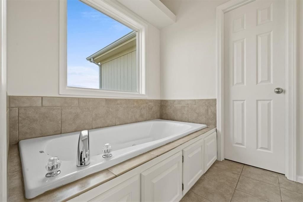 806 Tallgrass Drive — photo 18