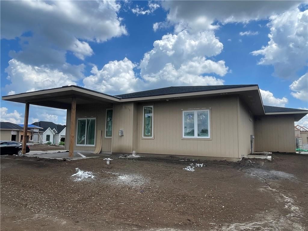 Photo 9 of 45 - 15286 W 161st Street, Olathe, KS 66062