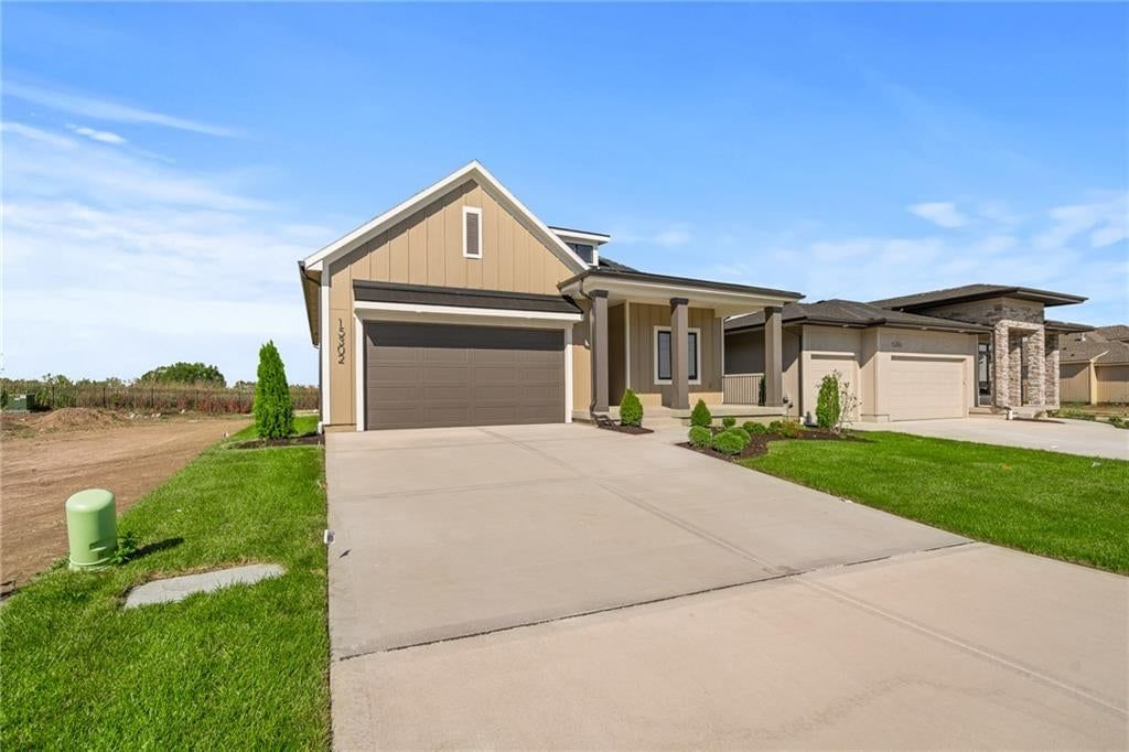 15302 W 161st Street, Olathe, KS: listing photo 3