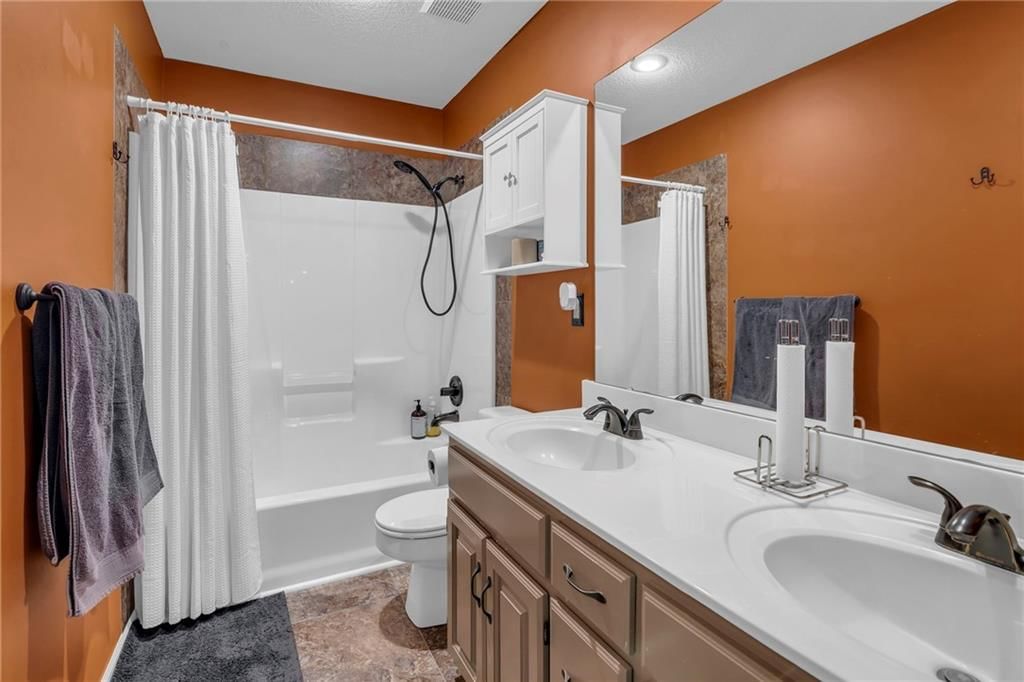 2646 W Mulberry Street — photo 32
