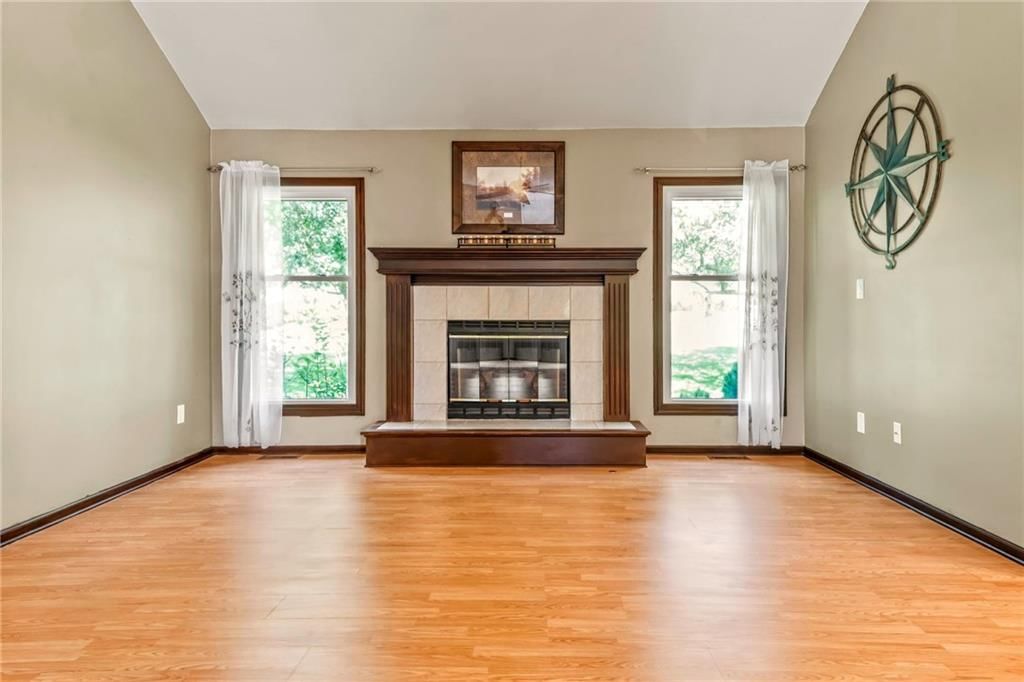 1919 Valley View N/A — photo 6