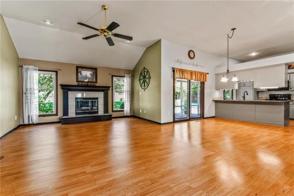 1919 Valley View N/A — photo 7