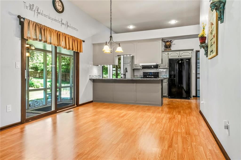 1919 Valley View N/A — photo 8