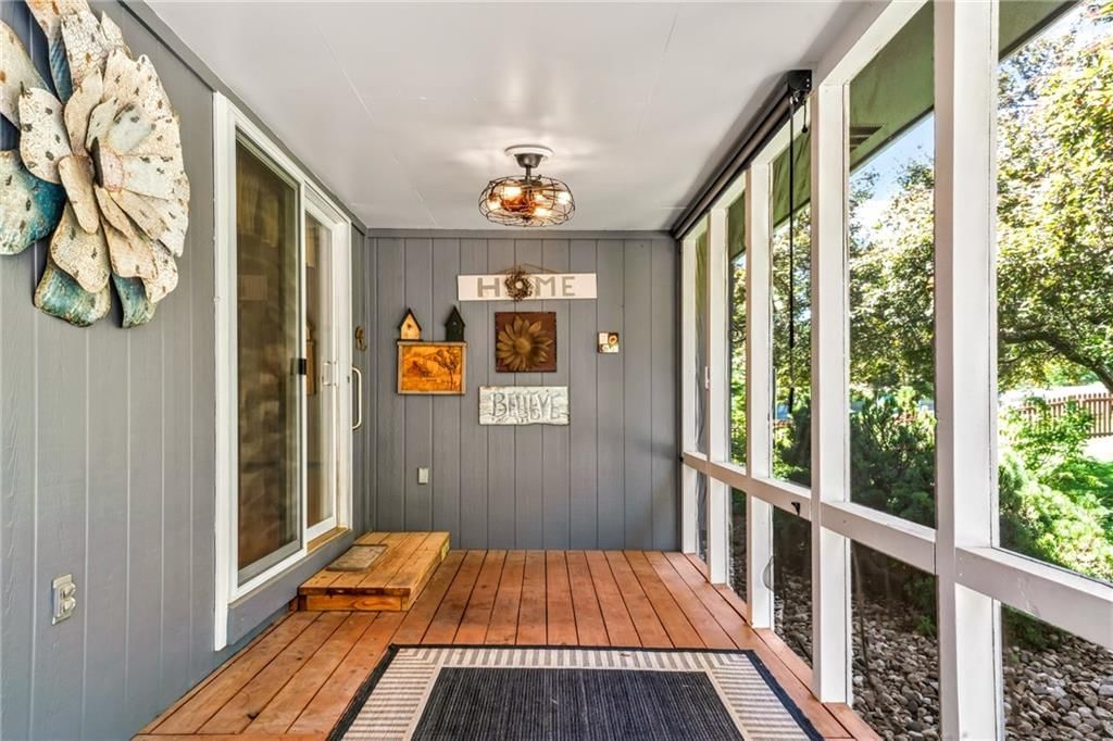 1919 Valley View N/A — photo 33