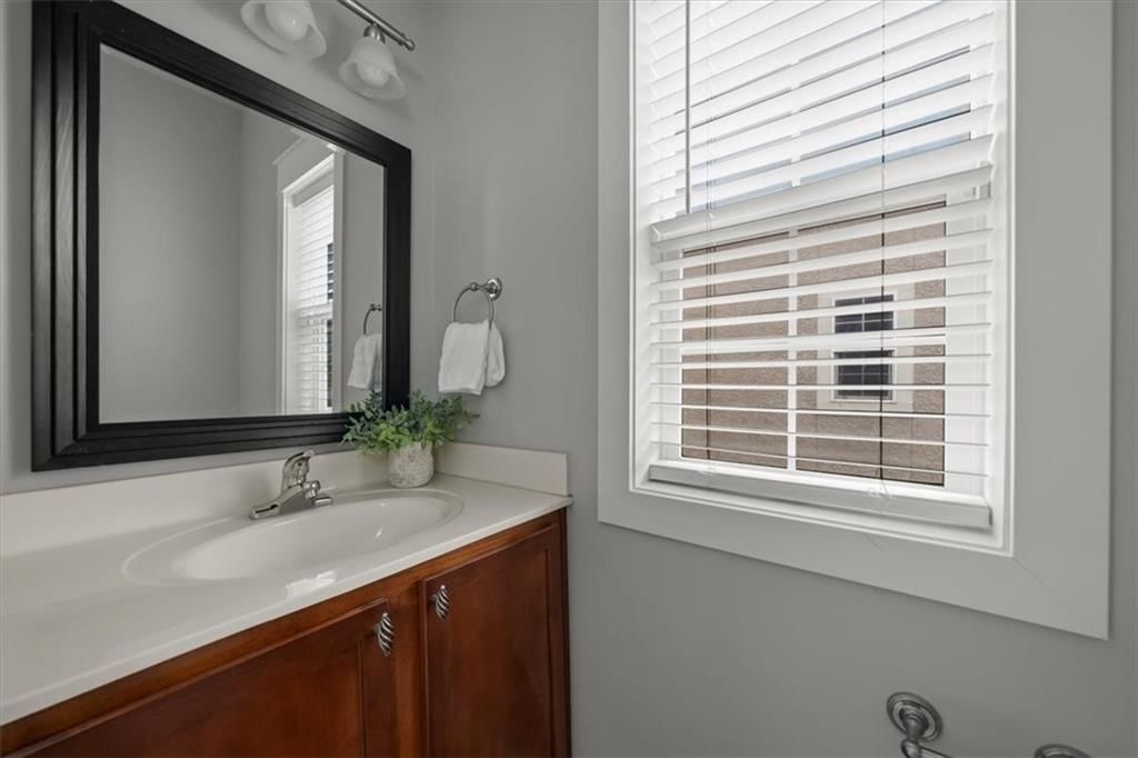 2906 Howell Street — photo 6