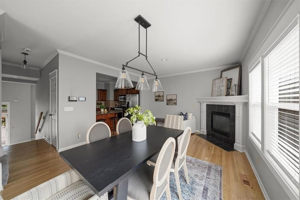 2906 Howell Street — photo 10