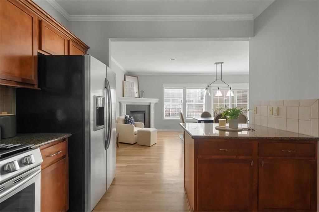 2906 Howell Street — photo 14