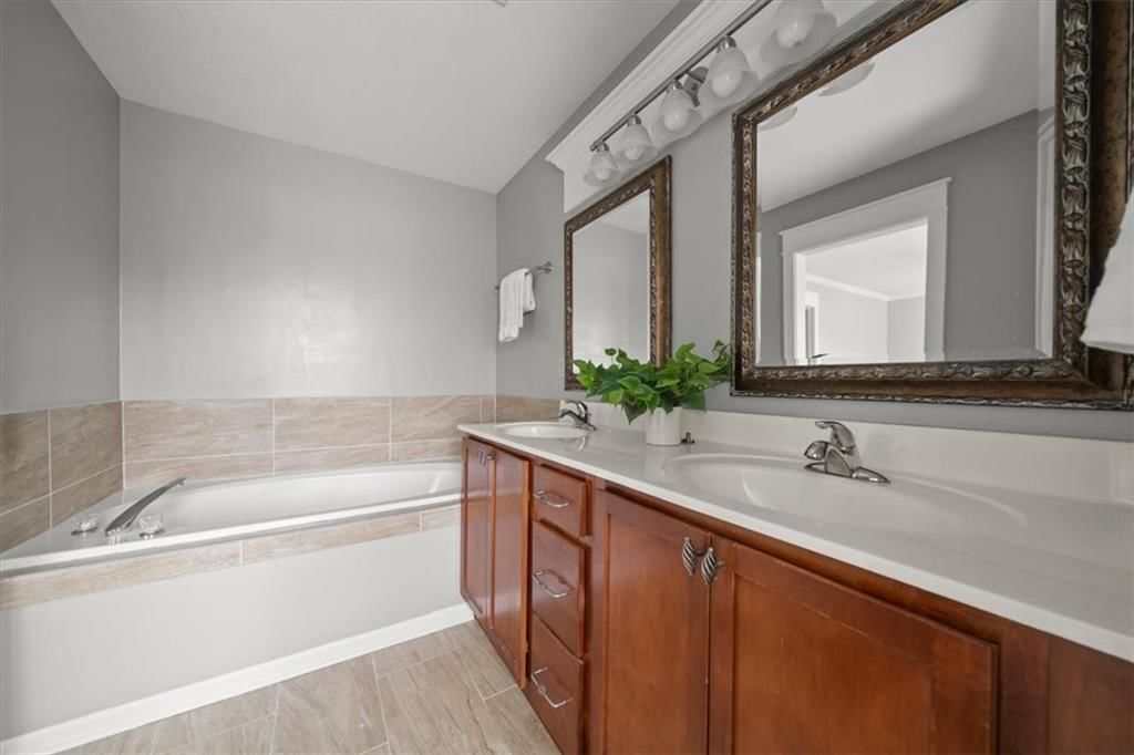 2906 Howell Street — photo 20