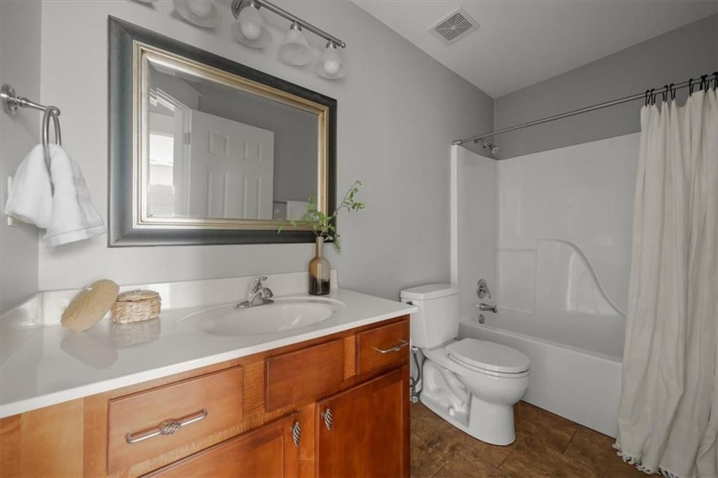2906 Howell Street — photo 22