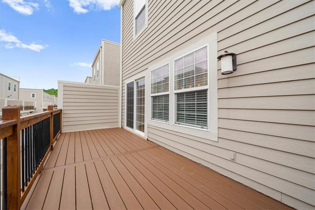 2906 Howell Street — photo 24