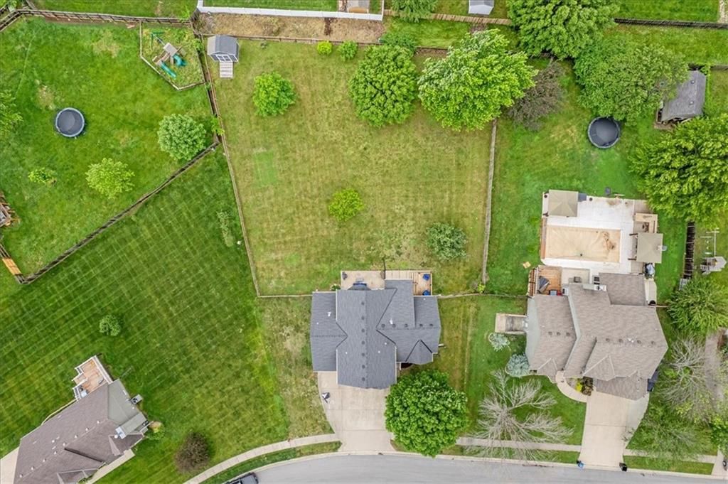 1703 Nottingham Drive — photo 2