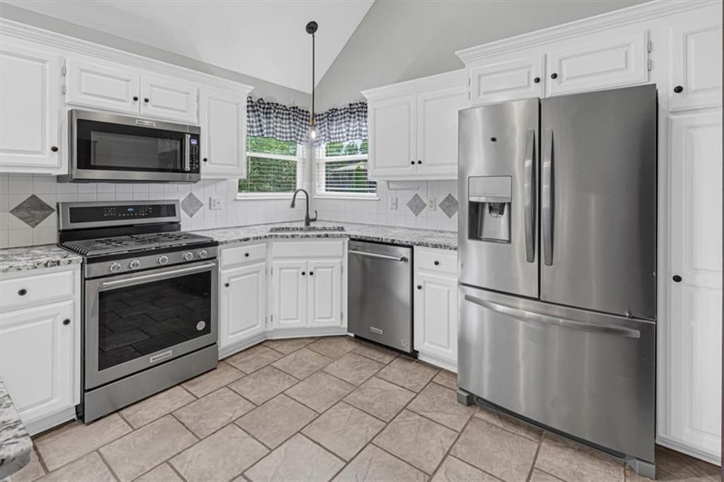 1703 Nottingham Drive — photo 21