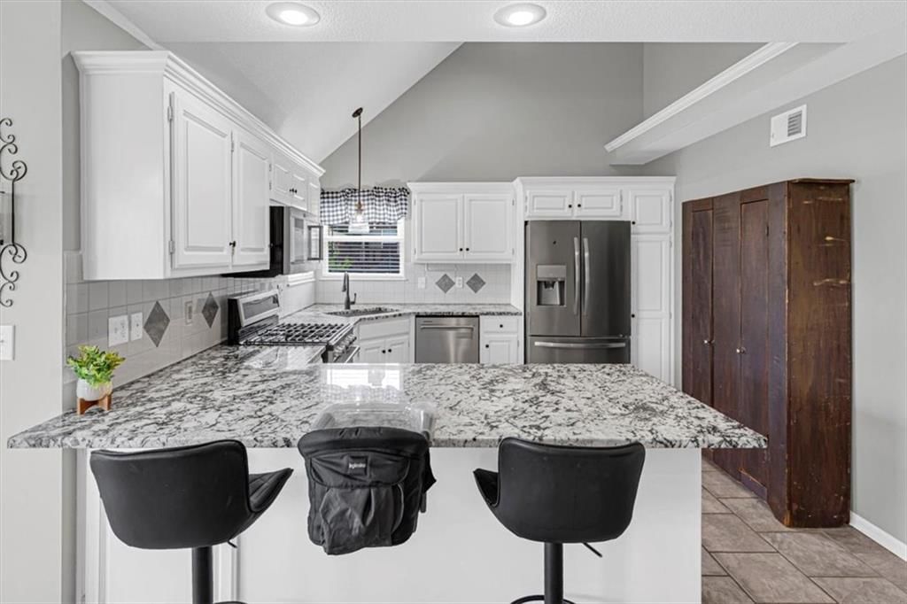 1703 Nottingham Drive — photo 22