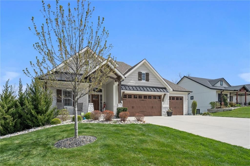 6 Black Hawk Drive — photo 3
