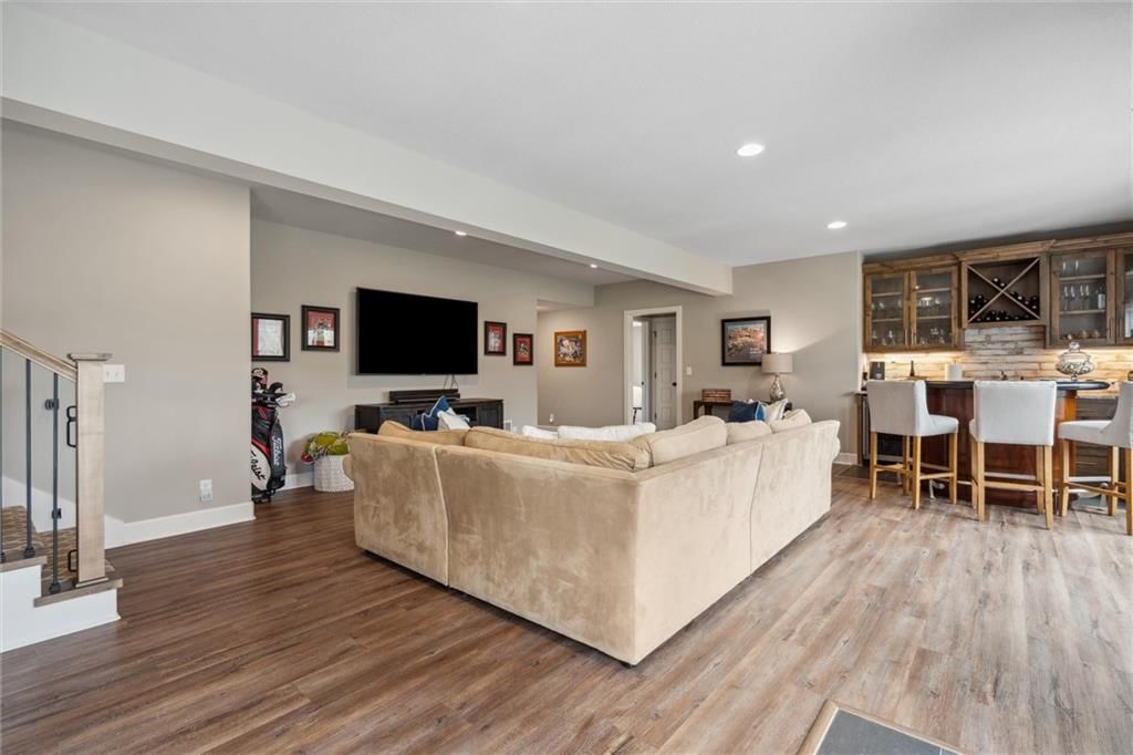 6 Black Hawk Drive — photo 32