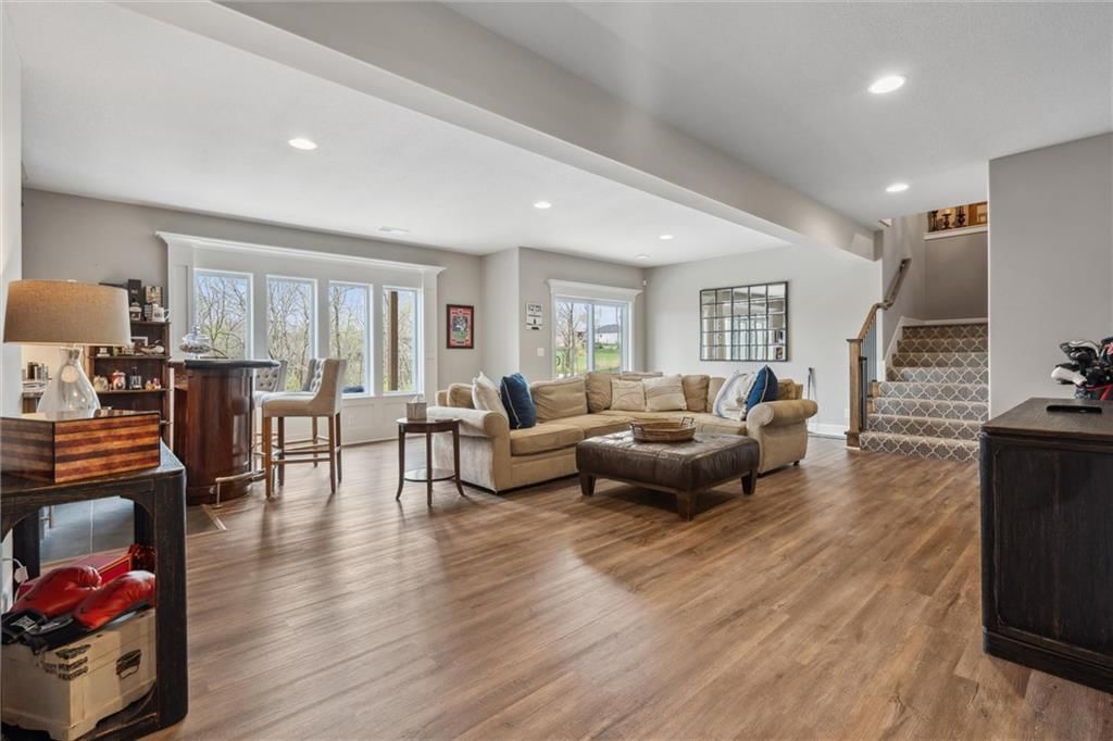 6 Black Hawk Drive — photo 33