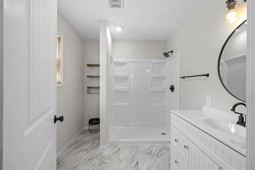1120 Columbus Street — photo 17