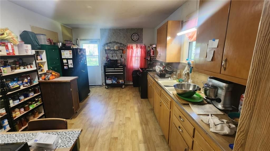 605 S Summit Street — photo 4