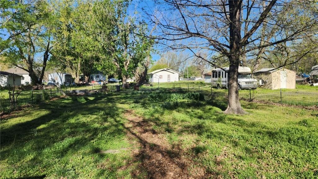 605 S Summit Street — photo 18