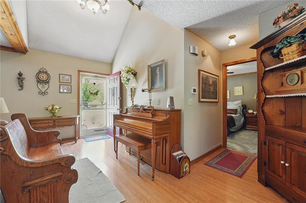 18321 Crestview Drive — photo 8