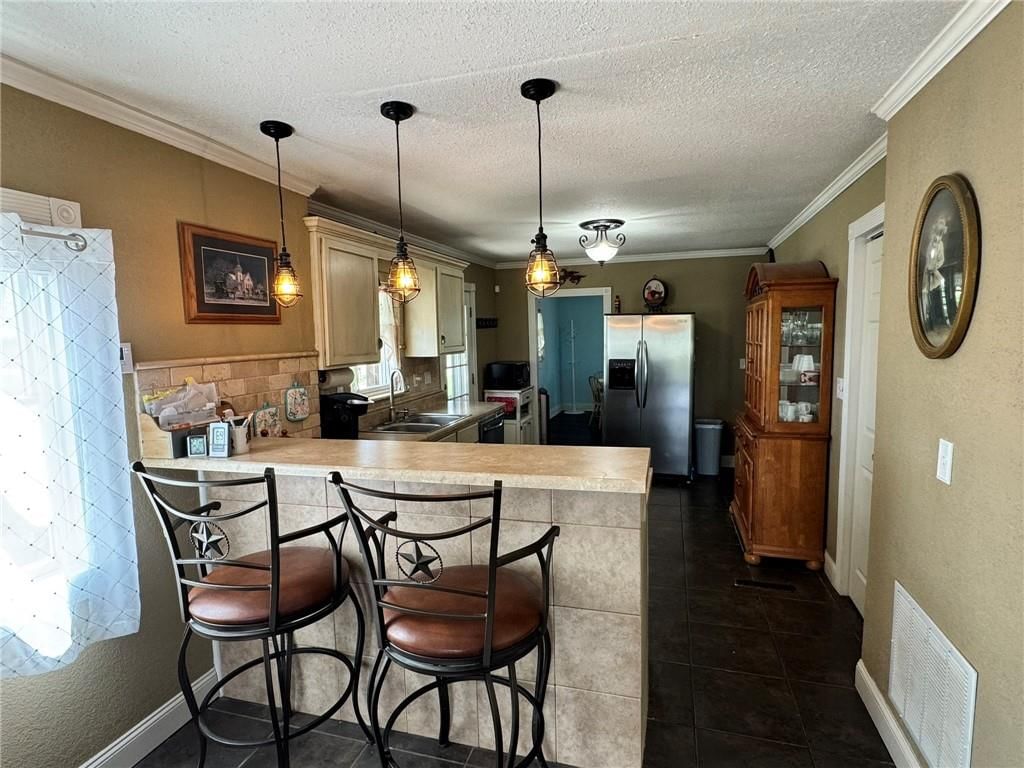 22497 Metcalf Road — photo 4