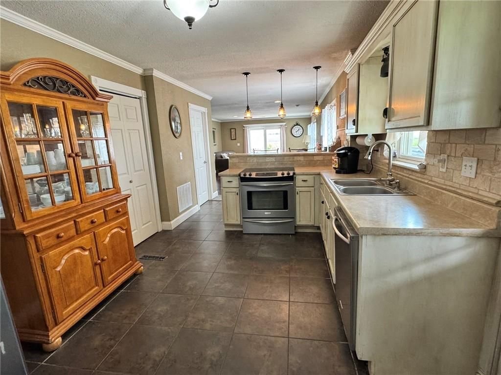 22497 Metcalf Road — photo 5