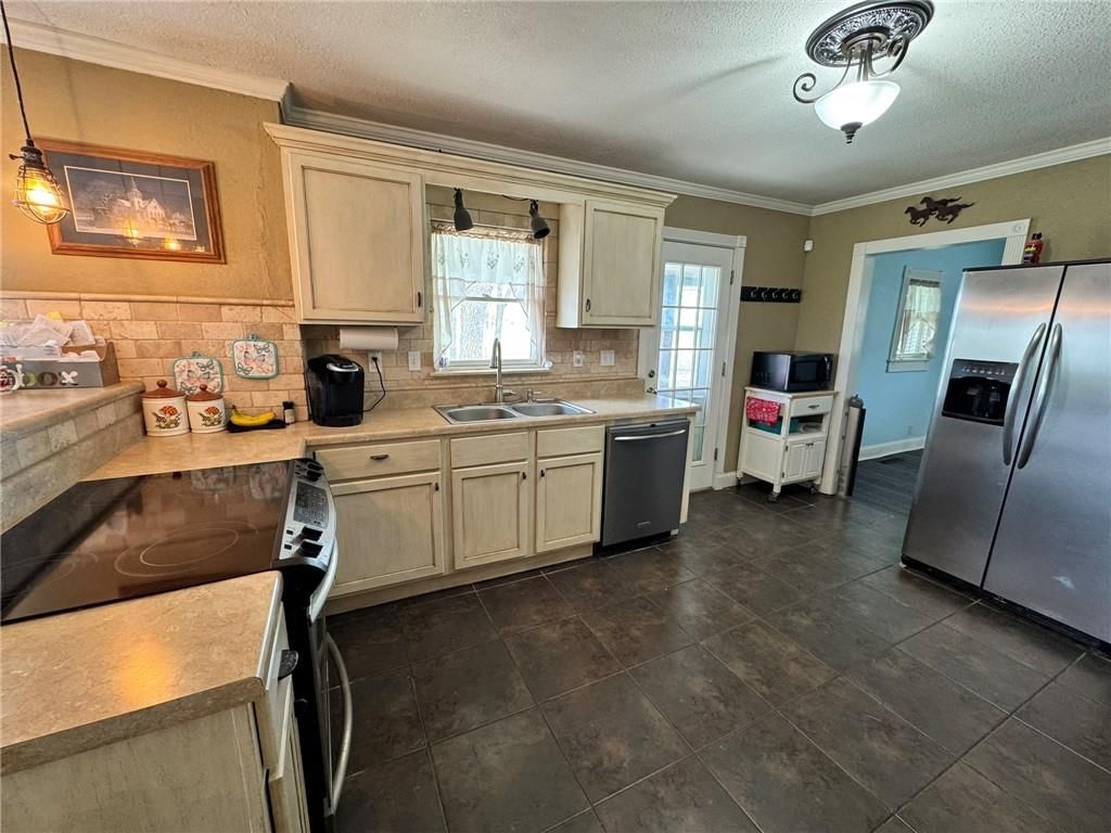 22497 Metcalf Road — photo 6