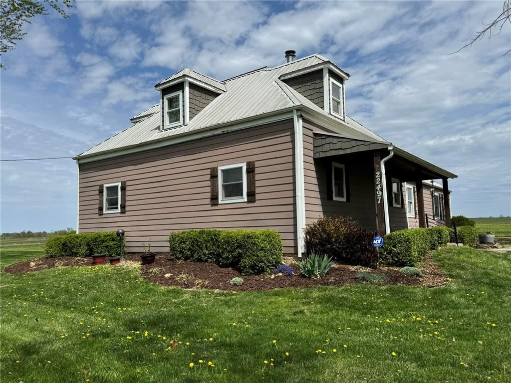 22497 Metcalf Road — photo 17