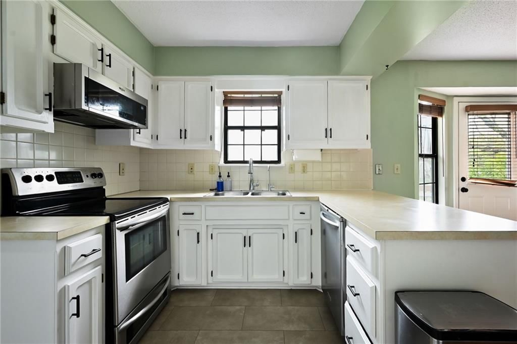 10624 W 115th Street — photo 12