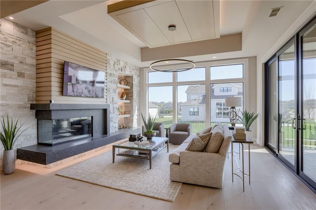Photo 6 of 41 - 13610 Granada Drive, Leawood, KS 66224