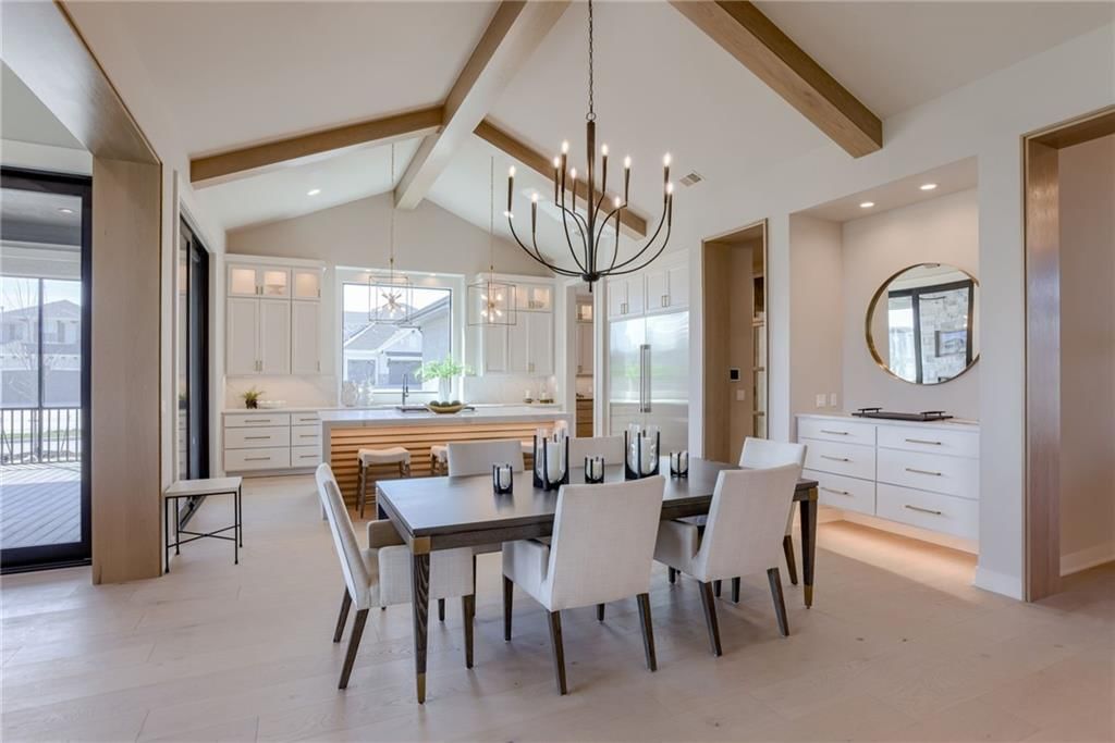 Photo 8 of 41 - 13610 Granada Drive, Leawood, KS 66224