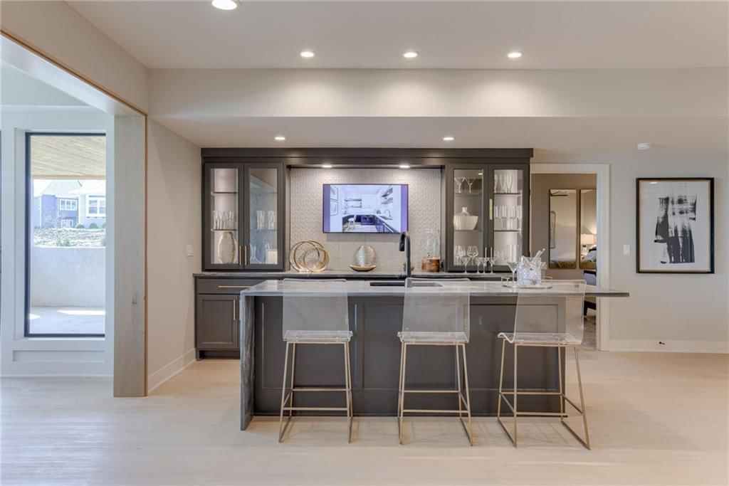 Photo 31 of 41 - 13610 Granada Drive, Leawood, KS 66224
