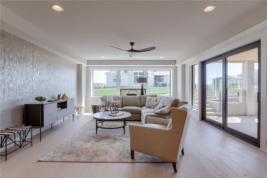 Photo 33 of 41 - 13610 Granada Drive, Leawood, KS 66224