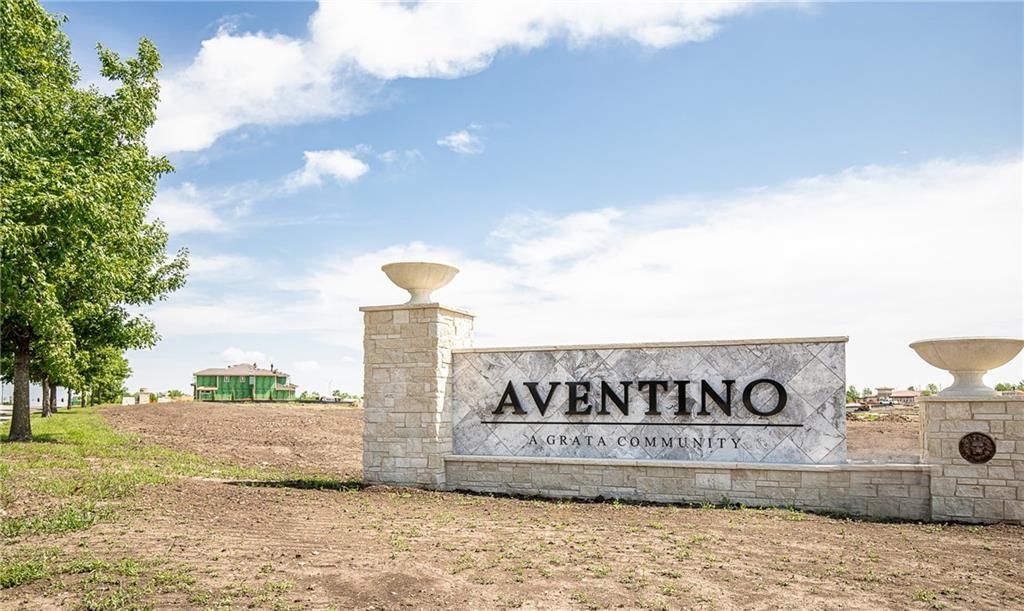 Photo 38 of 41 - 13610 Granada Drive, Leawood, KS 66224