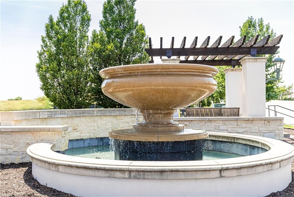 Photo 40 of 41 - 13610 Granada Drive, Leawood, KS 66224