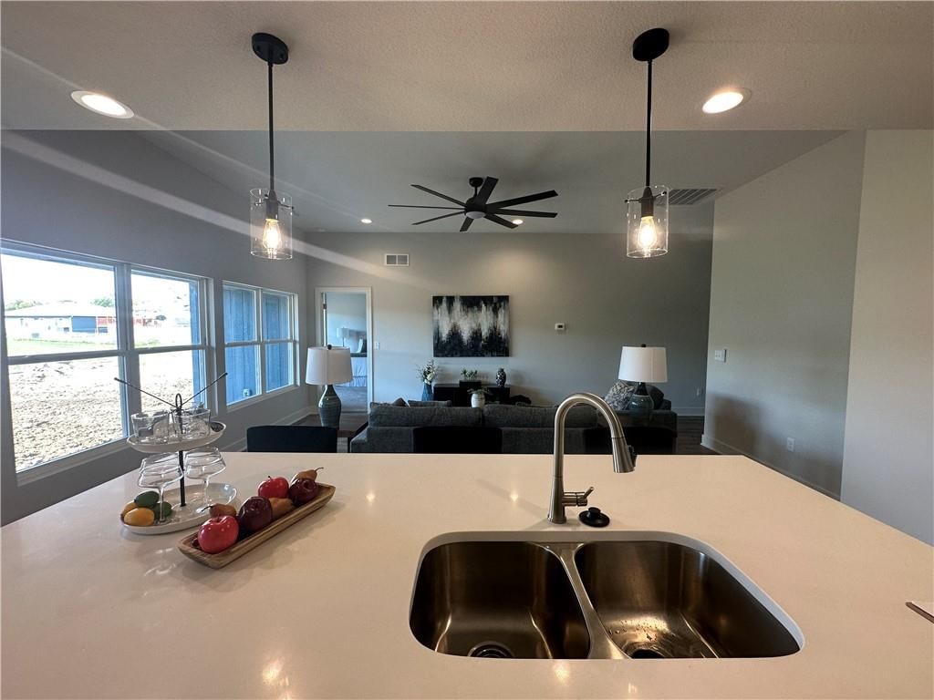 408 Ash Street — photo 9