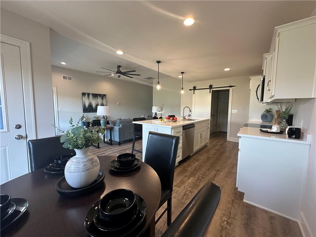 408 Ash Street — photo 11