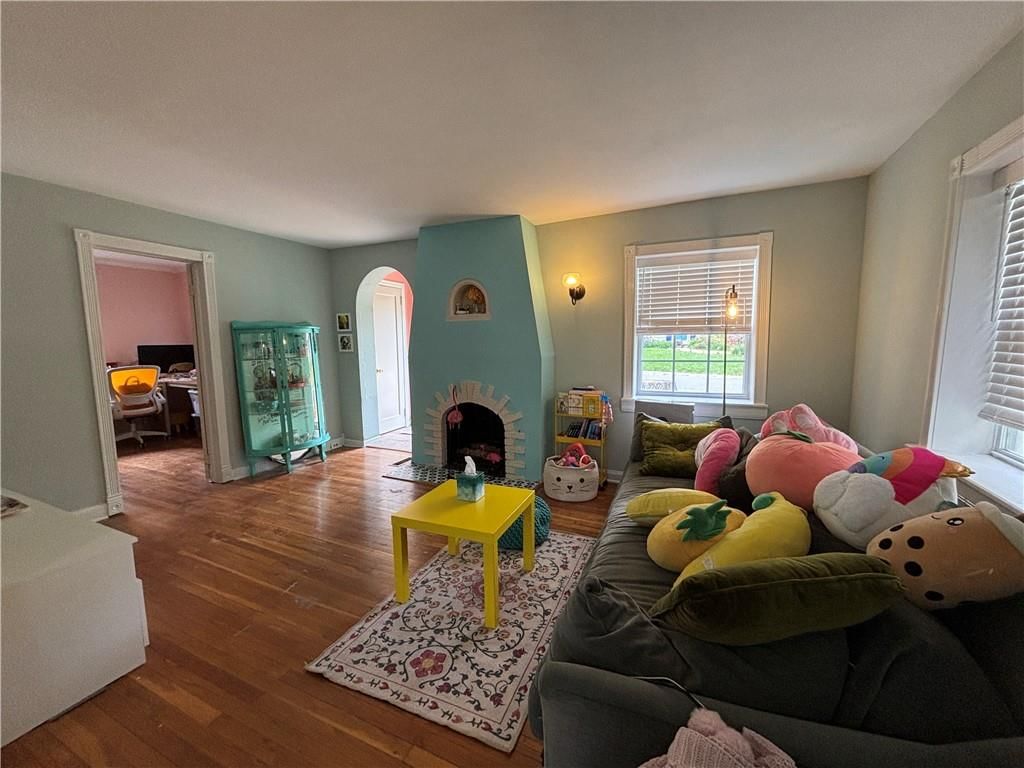Photo 5 of 14 - 5405 Woodson Street