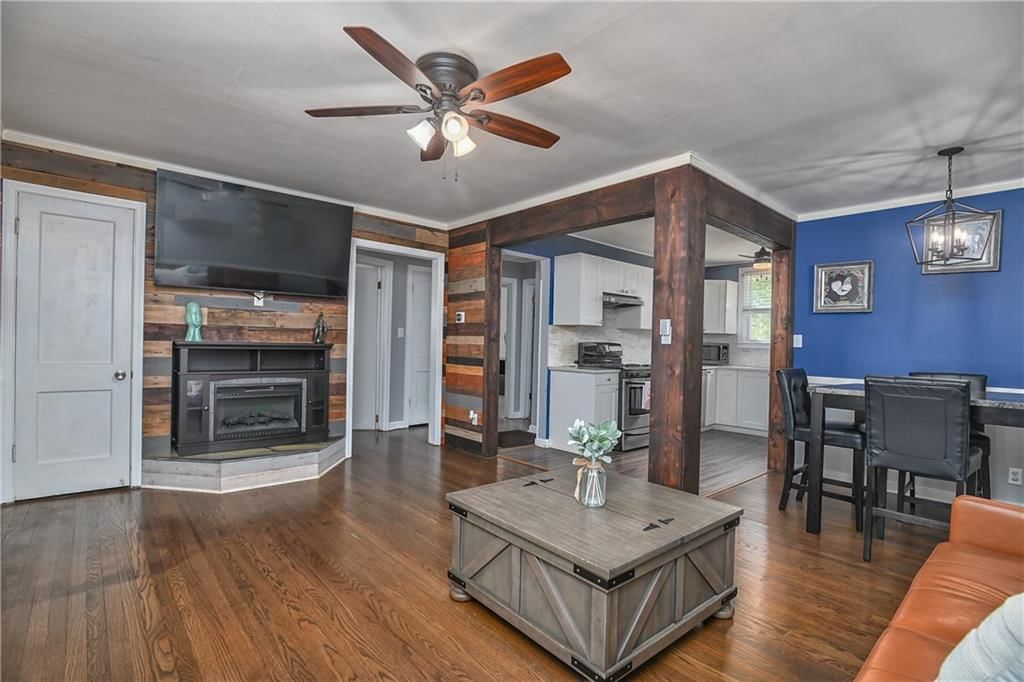 Photo 4 of 28 - 115 W 97th Street