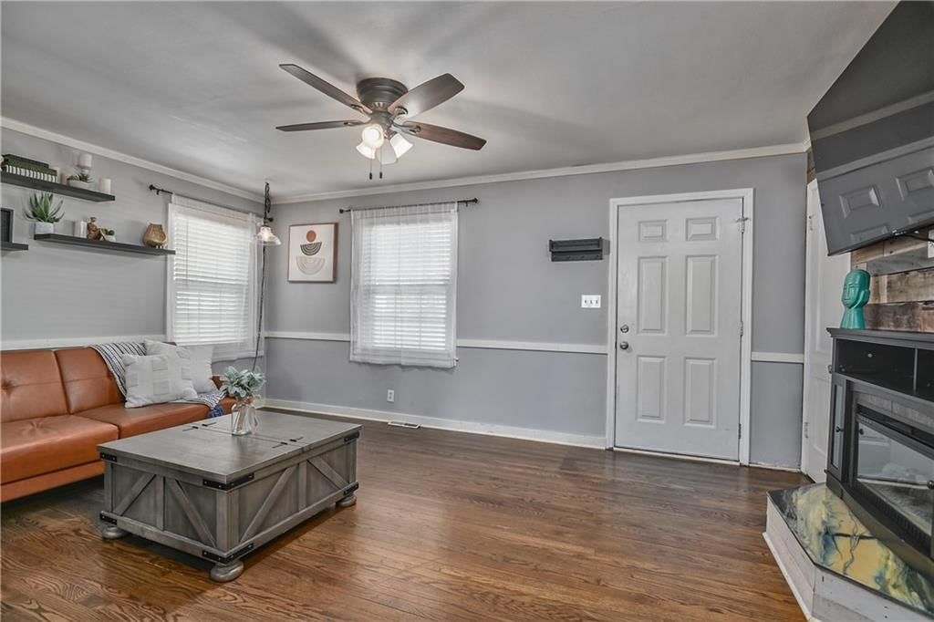 Photo 5 of 28 - 115 W 97th Street