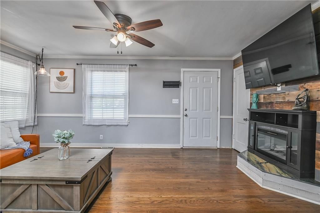 Photo 6 of 28 - 115 W 97th Street