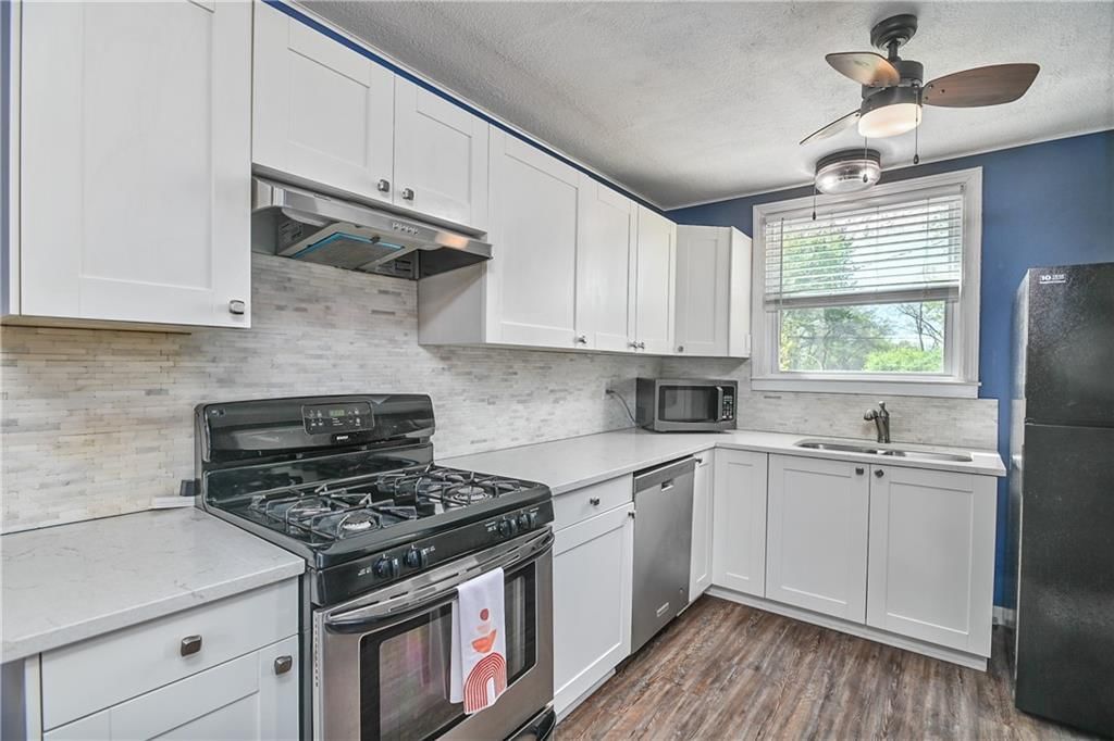 Photo 12 of 28 - 115 W 97th Street
