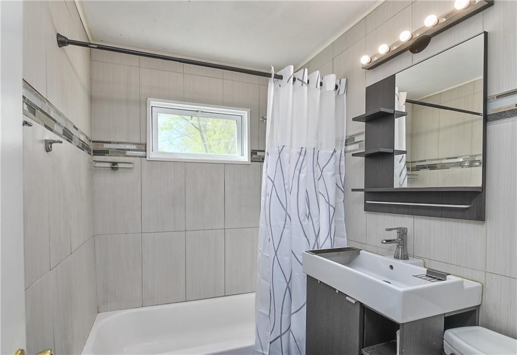 Photo 17 of 28 - 115 W 97th Street