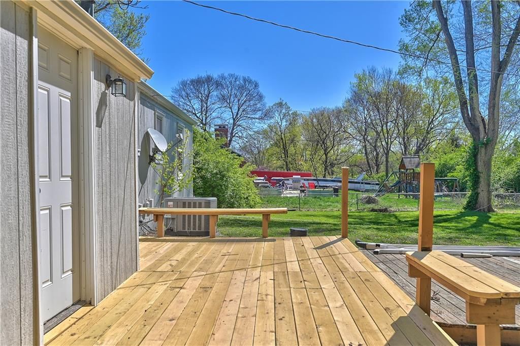 Photo 20 of 28 - 115 W 97th Street